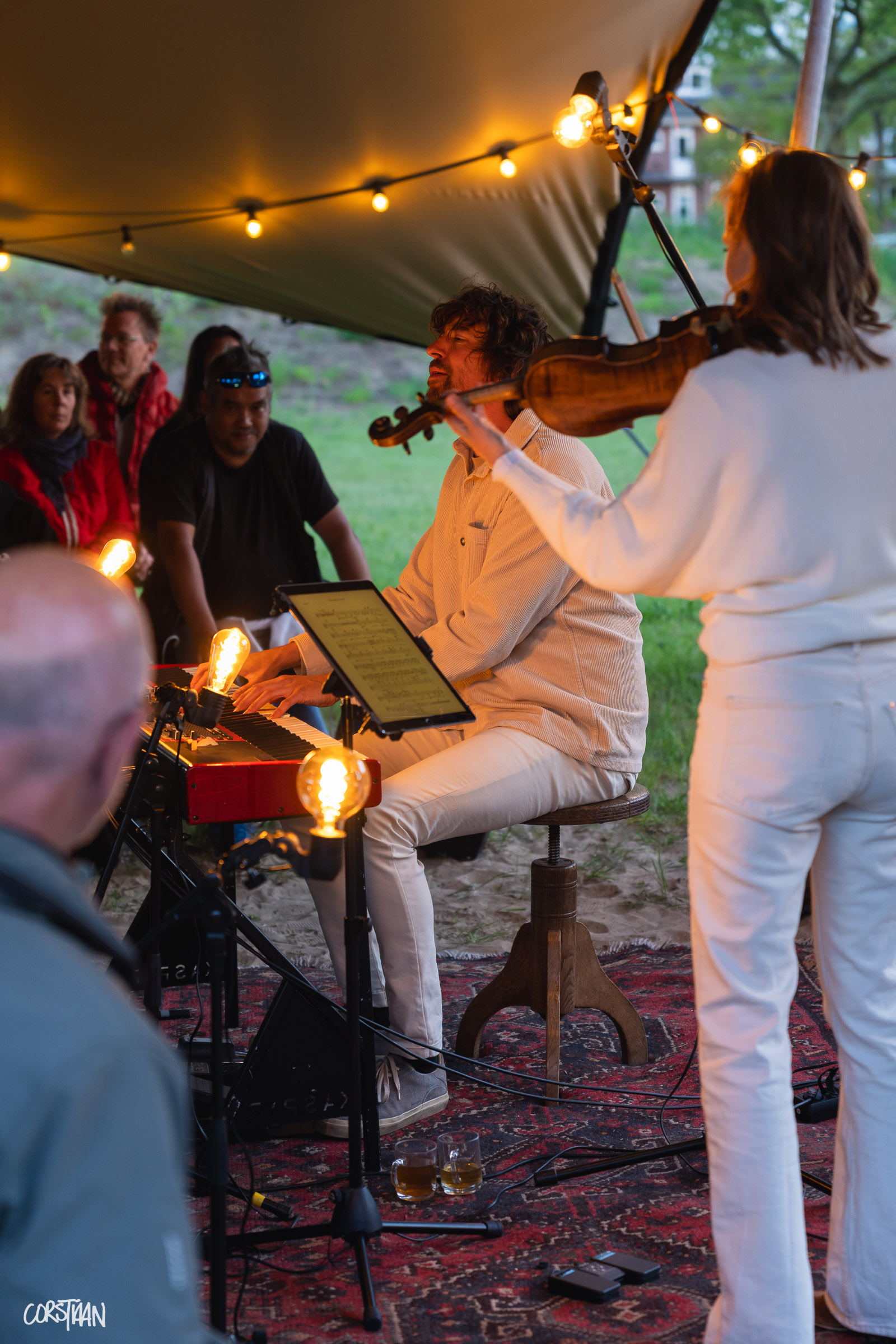 MusicAroundTheFireplace_Hemelvaart26_-105.jpg