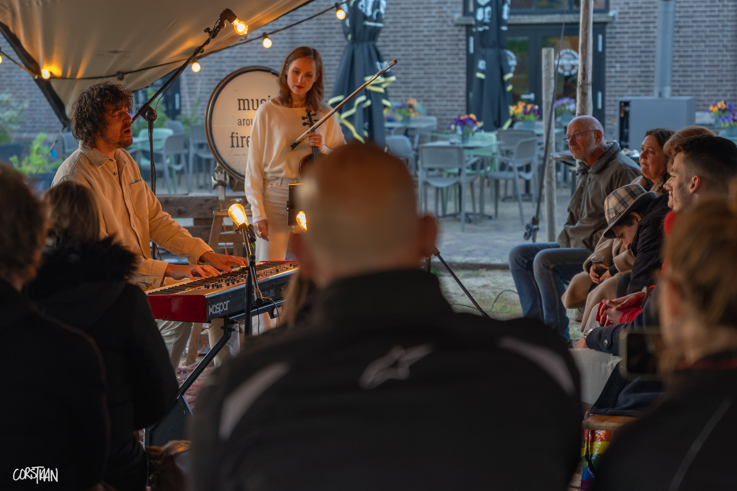 MusicAroundTheFireplace_Hemelvaart26_-91.jpg