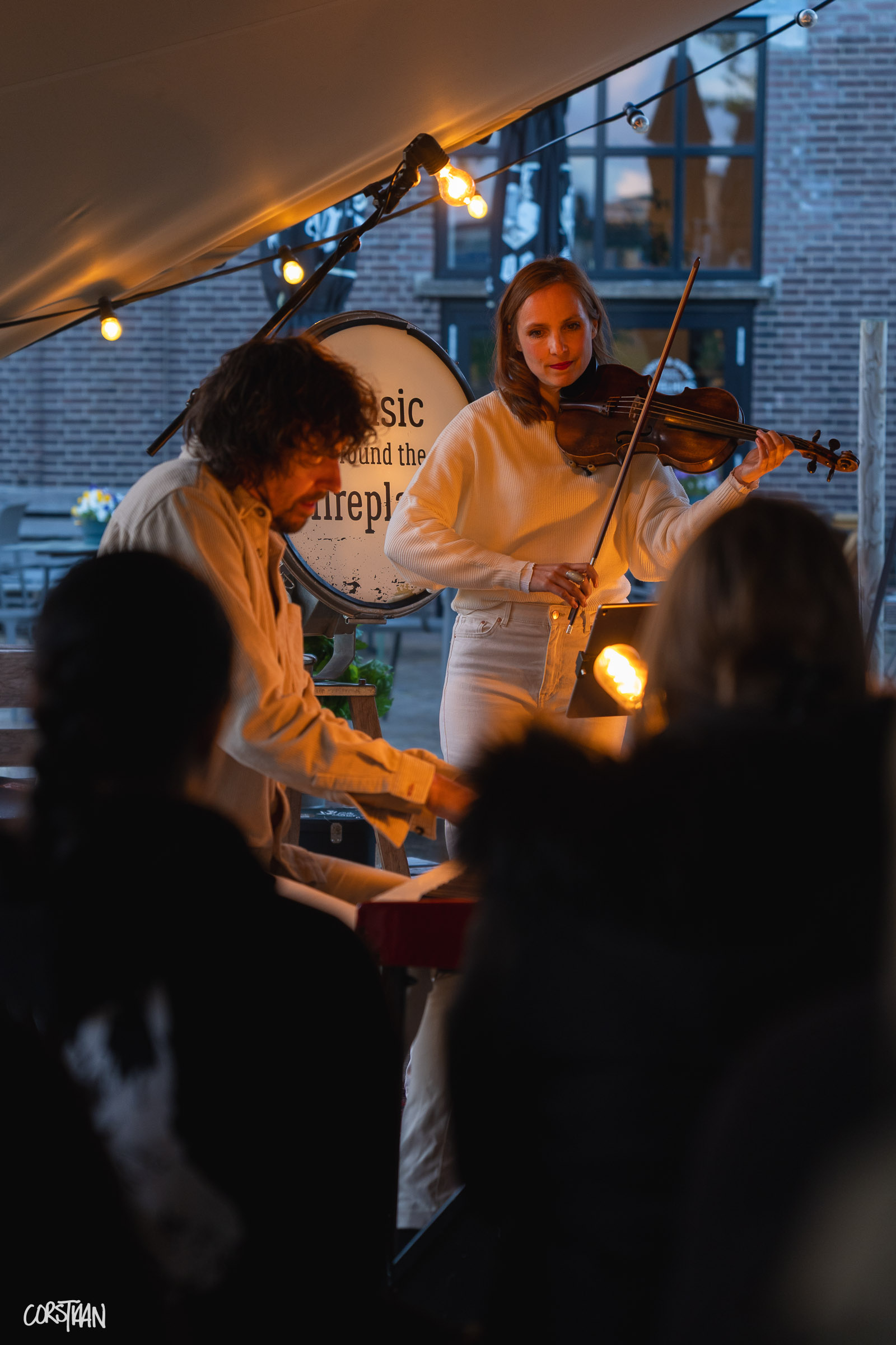 MusicAroundTheFireplace_Hemelvaart26_-99.jpg